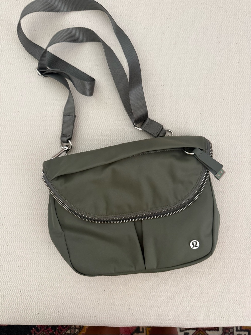 lululemon athletica Olive Green Crossbody Bag (Brand New) - Picture 3 of 5